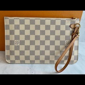 ❗️SOLD❗️Neverfull MM Pouch